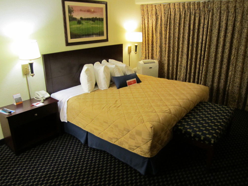Atrium Hotel & Conference Center ハッチンソン 部屋 写真